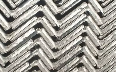 Стальной неравнополочный уголок горячекатаный 09Г2 100x63x7 ГОСТ 8510-86